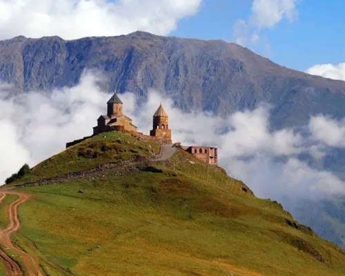 Yoga tur po gorodam Gruzii Yoga tur po gorodam Gruzii
